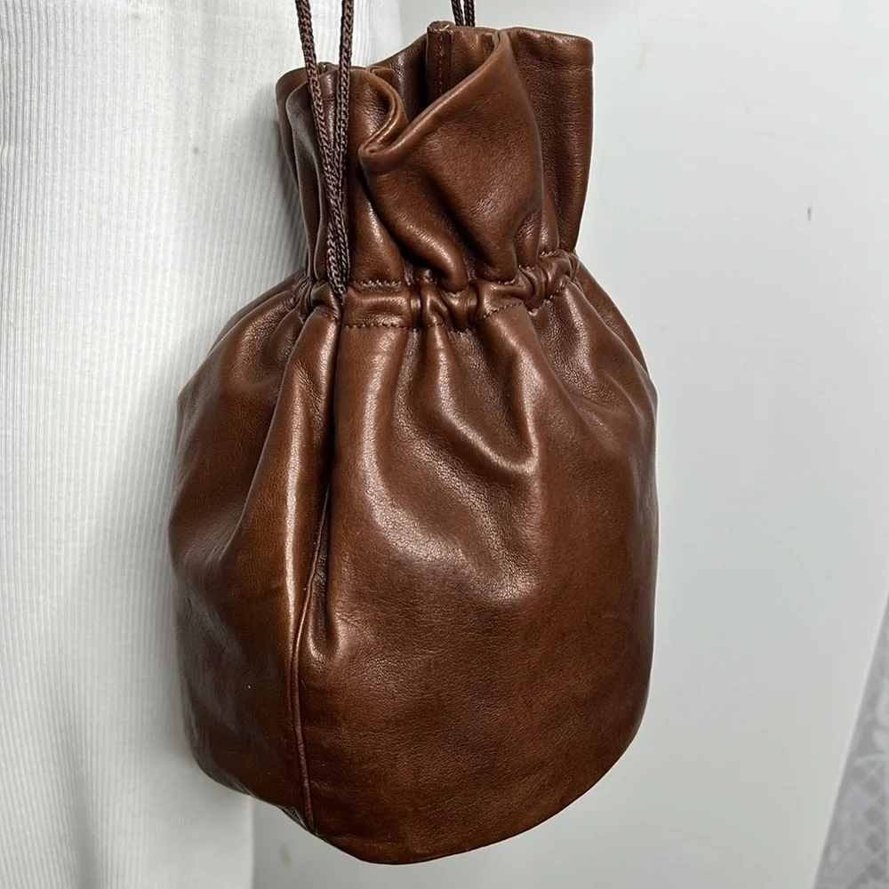 Gucci Leather Cinch Small Bucket Bag Purse - Picture 10 of 12